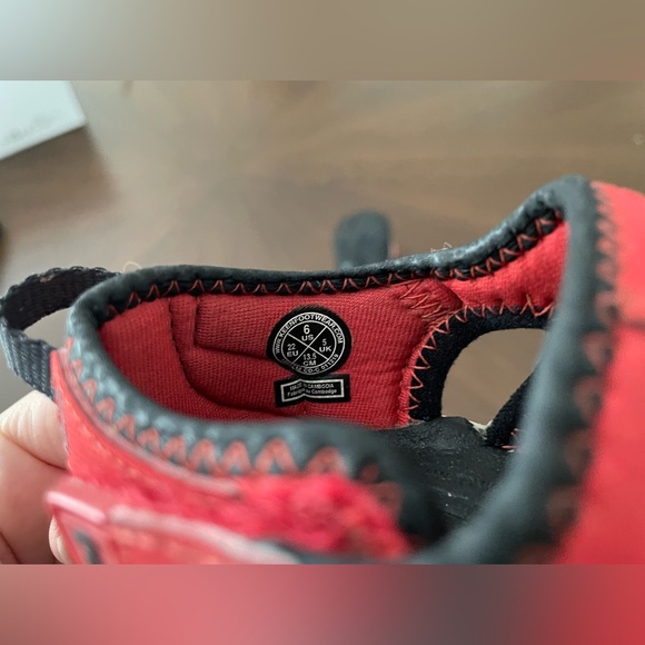 KEEN Stingray Water Shoes Toddler - Size 6 - Picture 2 of 4